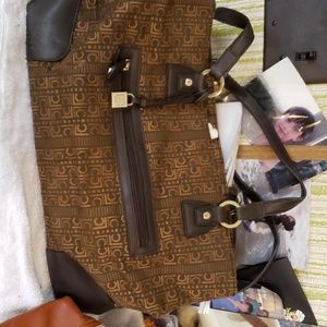 Liz Claiborne handbag large size. Lots of pockets